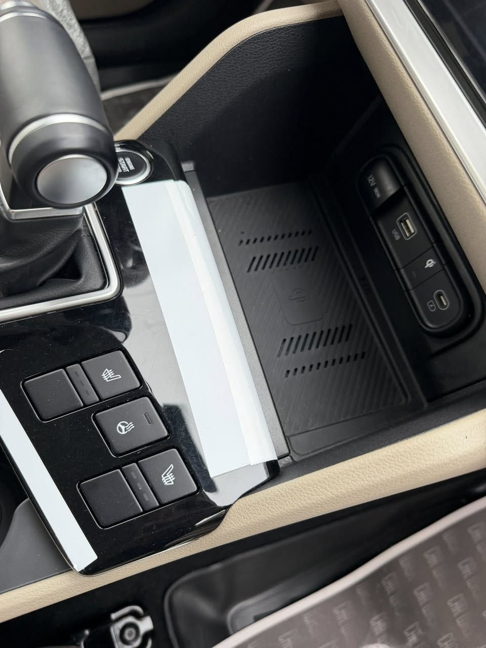 سلام عليكم
كيا سبورتج 

موديل 2025 

فوووول مواصفات 

خليجي 

ماشيه الف كيلو فقط يعني زيرو 

رقم بغداد باسمي تحويل ثاني يوم 

مكفوله من كلشي ماعدا ملاحضه بسيطه براغي الجاملغ تقره مفتوحه فقط بدون تبديل اول فتحه او اي شي 

السعر 35،500 مليون دينار عراقي 

***********
***********
