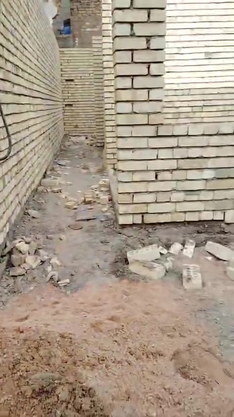 سلام عليكم هيكل للبيع بدون سكف المساحه ٧٠ متر طابو صرف سكني حي اسيا قرب اسواق العائله 
السعر ١١٠ 
***********
