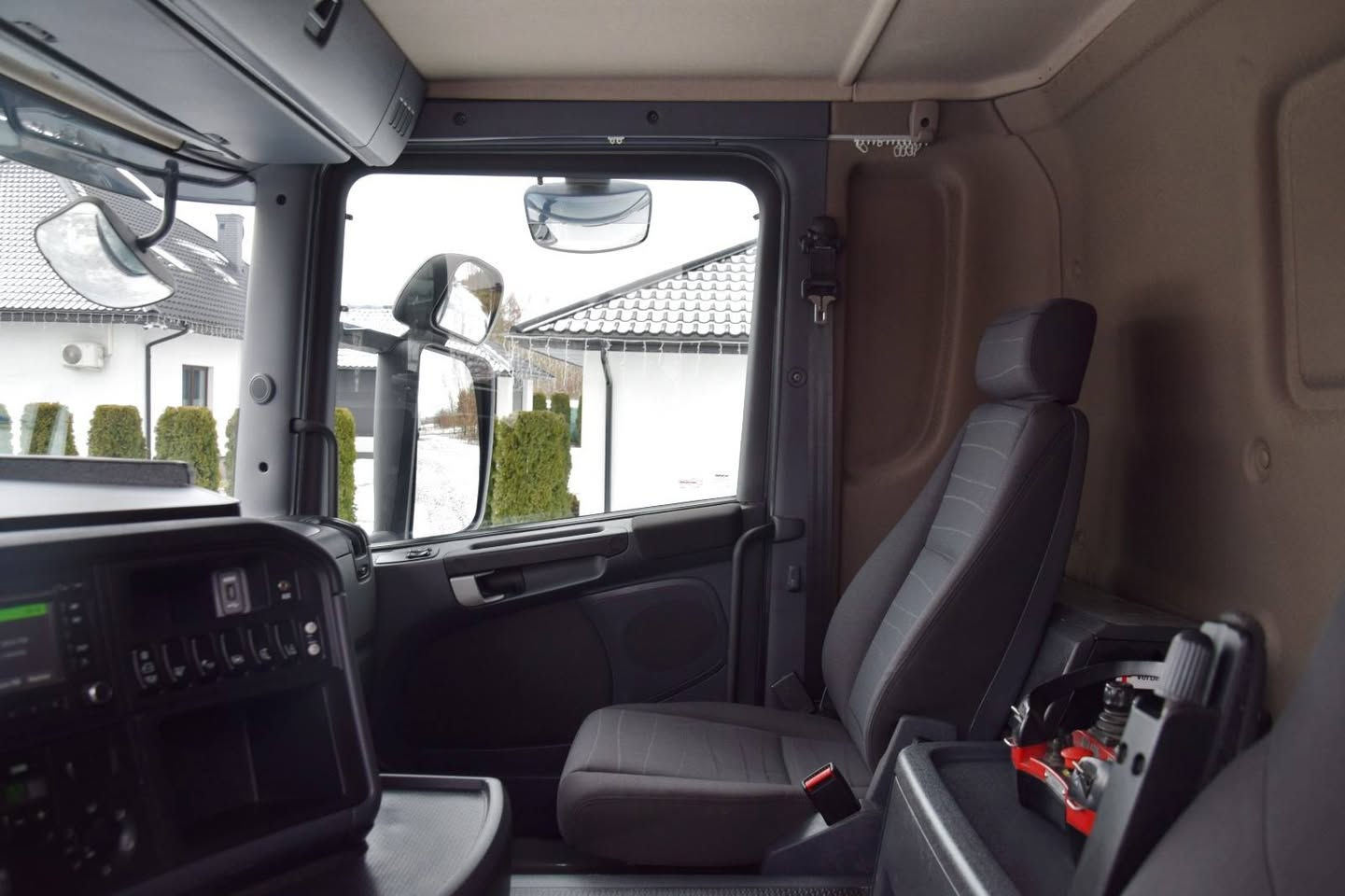 Scania G490 PaIfınger PK24001-L
موديل 2016
مكفول من كلشي 
وضع شركه 
مشتغل 12742
السعر 55الف دولار شامل كمرك ضريبة شحن مدة الوصول ٢٥يوم بعد الاتفاق


**إذا كنت صاحب هذا الإعلان وتريد حذفه لأي سبب، رجاءا أرسل رسالة إلى الدعم الفني**