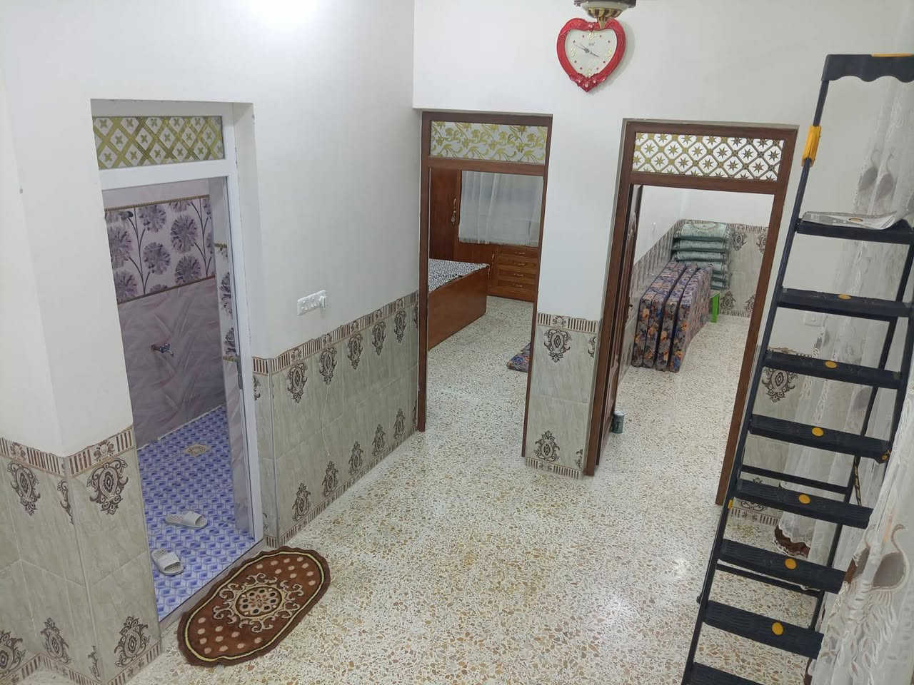 بيت للبيع
مساحه ١٥٠م طابو زراعي ماشين بالمعامله مال التطويب بناء حديث ٢٠٢٤ طابوك شغل درجى اولى غرفتين وصاله واستقبال ومطبخ وحمام مكان البيت الكرمه شارع الاساله بكاع محمد الحسين الحسون السعر ٧٥ مليون 
للأستفسار *********** / ***********
