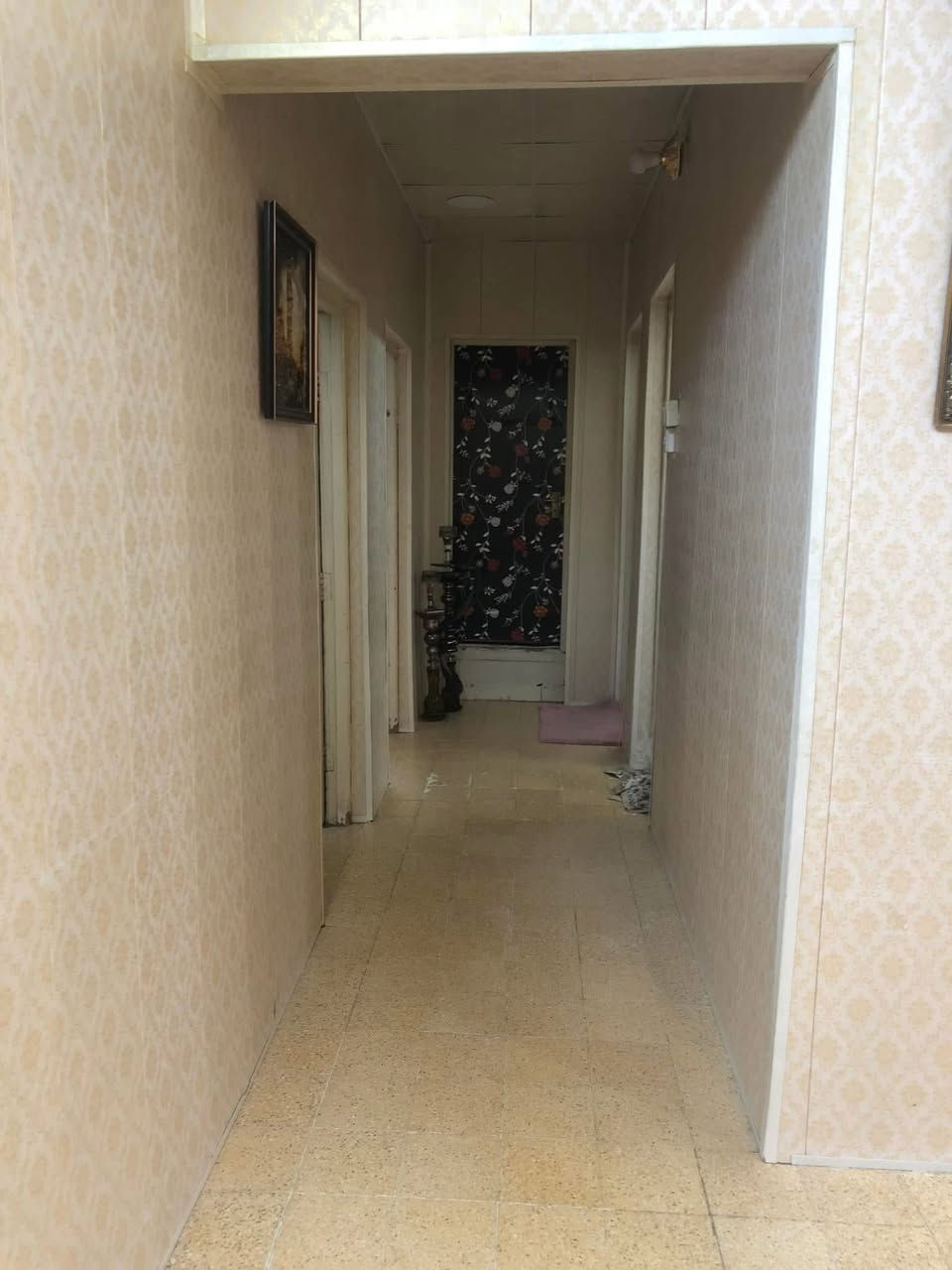 شقة للبيع في (الكرادة_ ساحة الواثق _ شارع 42)
تتكون من (صالة_ مطبخ_ حمام _ تواليت _ بالكون_ 3 غرف نوم)
الاستفسار على الخاص
***********
