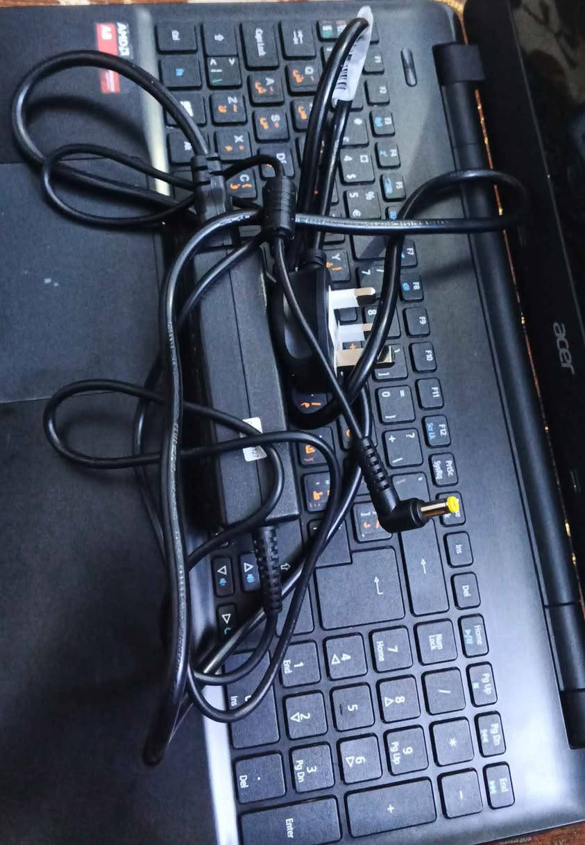 النوعيه ايسر 
ذاكره 322ميكابايت
الرام 6
لابتوب أوربي شرط الاستعمال البطاريه فول 
دقه الشاشه 1880بكسل 
السعر 120000الف وبه مجال 

اللي يريد يحجزه يتصل على الرقم التالي *********** موصل, نينوى
