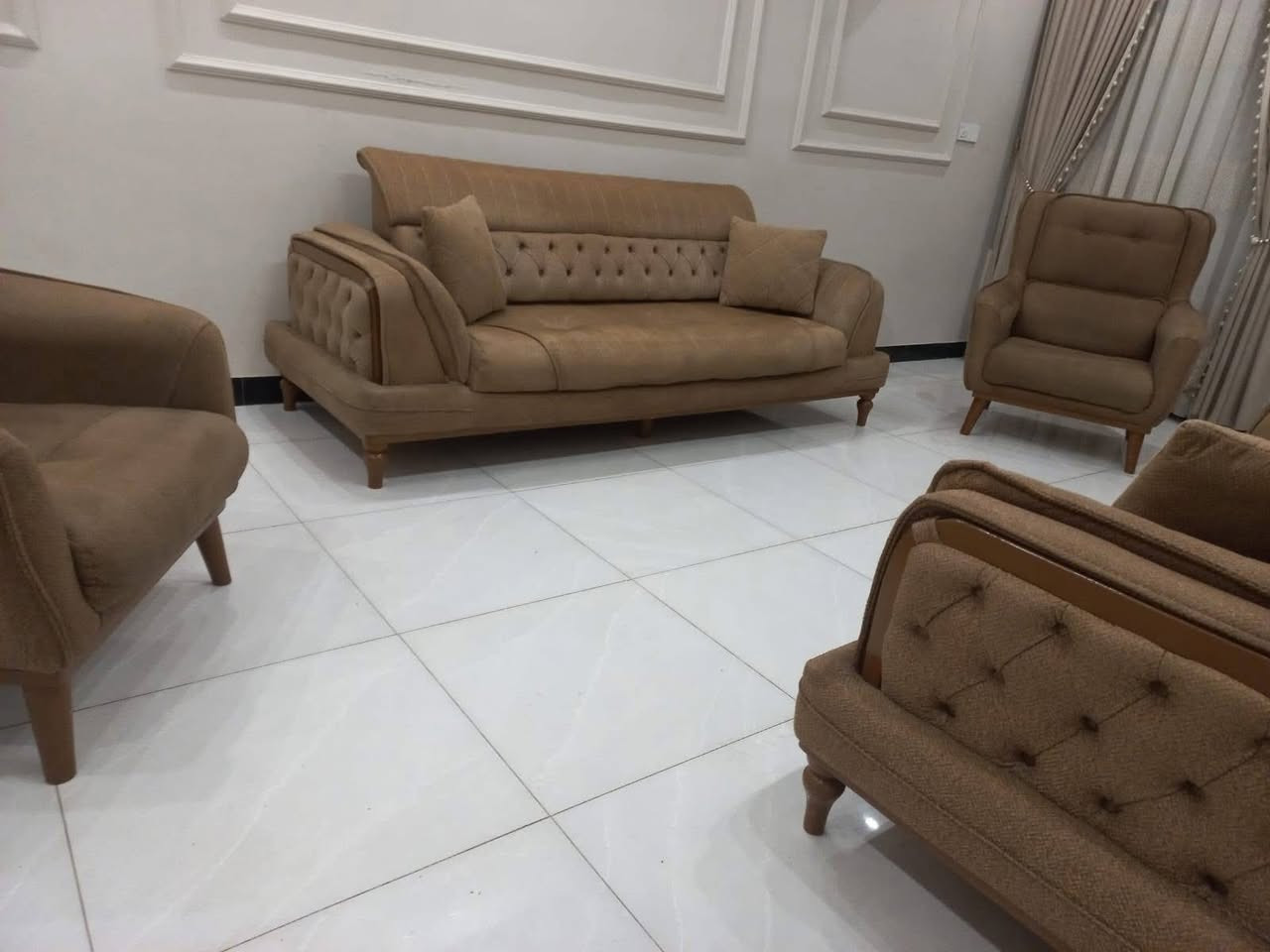 تخم 7مقاعد سرير
السعر650
مكان شهداء 
***********
