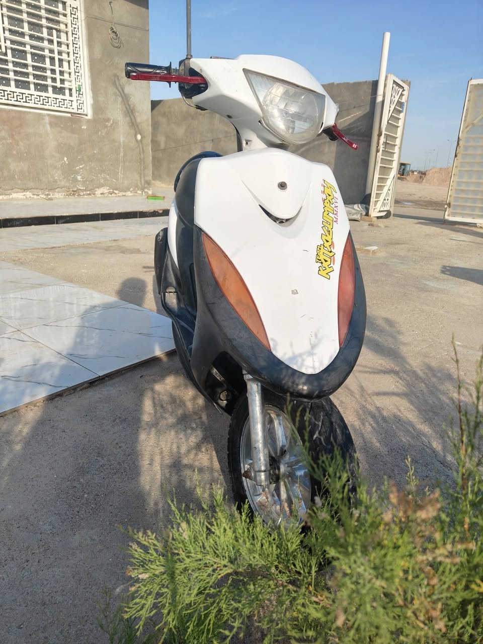 سلام عليكم الدراجه للبيع ماكس ياباني ما مفتوحه كفاله
سلف اشاير هندر كلها شغاله عنواني البصره الهارثه 

*********** سعر 650
