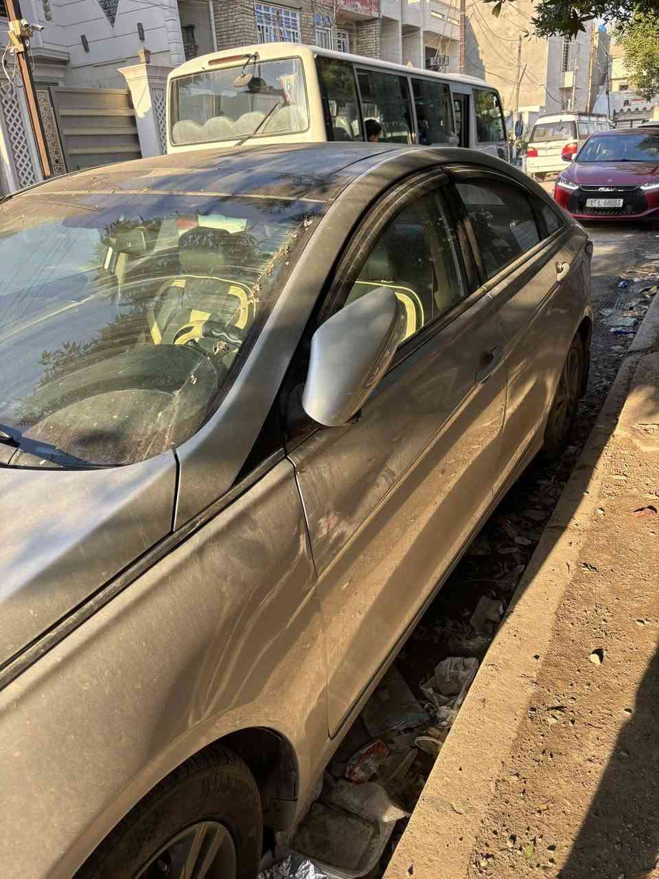 سوناتا 11 مقدس فول 1/1بيها قطعتين صبغ بنيد اثر بارد وجاملغ وشويه من باب اثر جراد بدون حادث كير محرك خير من الله صدر دبلات ادامه كله جديد قبل سبوع مسويها 
فتحتين بالسقف 
اشاير مري
مري شفط 
الخ هواي مواصفات 
المكان البلديات 
الرقم للتواصل *********** موجود واتساب
