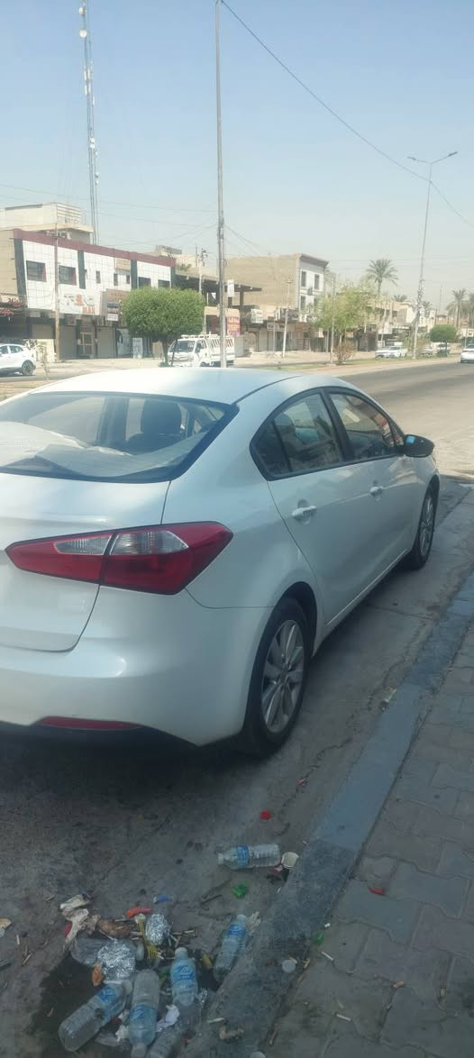 السلام عليكم اخوان سيارة سيراتو خليجي ٢٠١٦محرك ١٦٠٠رقم بغداد الجديد بسمي مواصفات عاديه ماشيه ٢١٥الف كيلو
بيهه تبديل بابين الصدر والخلفي اثر ضربه خفيفه موضحه بالصوره سيارة جاهزة السعر ١١٥وبيه مجال اتصل على الرقم *********** مكان بغداد الكرخ
