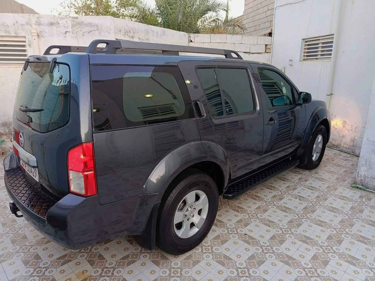 السلام عليكم للبيع فقط نيسان بافندر 2010   مكينه وكير مكفولات 6 سلندر  السياره ما بيه كل نقص تبريد ثلج داخل جديد سبعه راكب كامره خلفيه لسياره بيه جاملغ امامي صيغ فقط صدر أمامي وخلفي نضيف رقم بابل بسمي السعر 103 وبيه مجال بسيط الا ستفسار على رقم ***********
