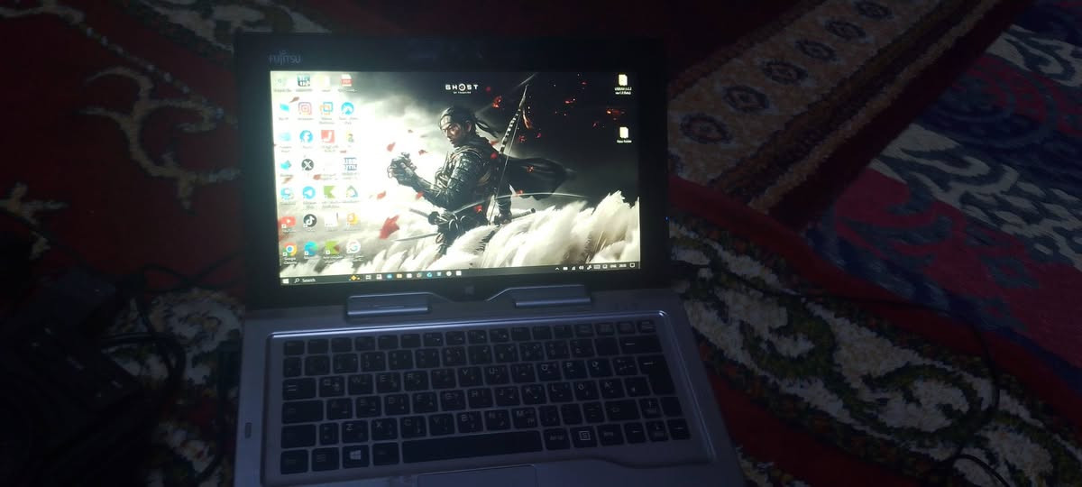 لابتوب fujitsu للبيع 
يحتوي على معالج intel(R) core(TM) i5-3427cpu 2.30GHz
RAM 4GB
مع مساحة 128GB ssd
مع شاشه لمس وتدعم البلوتوث ومعها قلم للشاشه وسماعه بلوتوث صوتها عالي مع ماوس  ويمكن فصل الشاشة من الكيبورد ويوجد خلل بالكيبورد السعر 110 الف وبي مجال


**إذا كنت صاحب هذا الإعلان وتريد حذفه لأي سبب، رجاءا أرسل رسالة إلى الدعم الفني**