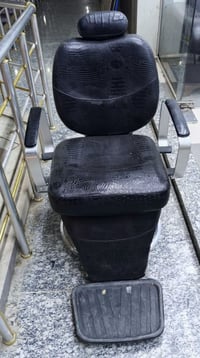 للبيع نضيف جدا للاستفسار 07724003579