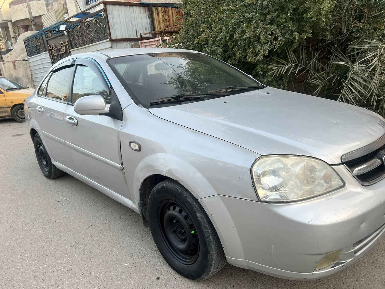 السلام عليكم دايو لاستي موديل ٢٠٠٧ للبيع اوامراوس السياره جاهزه كير ومكينه مكفولات صدر جديد تبريد ثلج سنتر لوك ريمونت كهربائيات كلها شغاله السياره جاهزة من كلشي السعر ٥٥ وبيها مجال مكان بغداد الحريه للاتصال ***********
