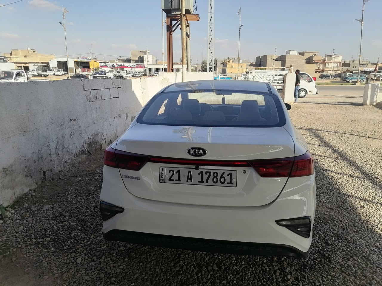 السلام عليكم سيراتو للبيع موديل 20 رقم السليمانيه تريد تحويل الوكاله   سياره كفاله عامه عدا بارد بسيط ماشيه 93 السياره جاهزه من كلشي داخل لوني الويل كيب محرك  1600 الشراي يتصل مكان السياره واسط الصويره ***********
