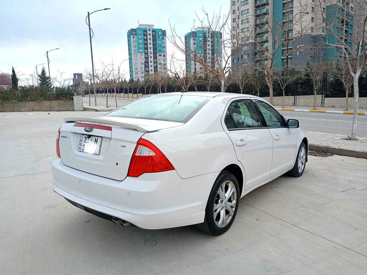 فۆڕد فیوسن 
مۆدێل ٢٠١٢ 
گێڕ ئۆتۆماتیک مواسەفات se
چوارپارچە بۆیاخ بێ ناوگرتن ڕەسمی سۆنەرم داناوە
گێڕومەکینە بەشەرت 
١٣٨ مایل حەقیقی ڕۆشتووە 
سەیارەکە زۆر زۆر تازەیە ماڵی دۆستە 
سەنەوی تازەیە  
قفڵی ٨٨ گەڵایە بۆ معامەلە تەلەفون مەکە تکایە 
*********** السليمانية, العراق
