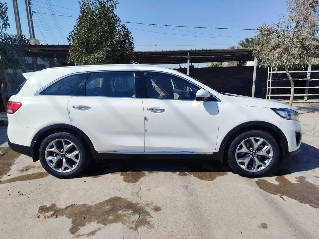 سلام عليكم كيا سورنتو موديل ٢٠١٧ رقم بغداد باسمي سنوية ال ٢٩ شرط التحويل
سياره بعد على الوكاله الشركه  ماشية  ٣٨ حقيقي يعني سياره 
مال جناي  جديده موصفات ٧راكب و٣ قطع تبريد كشنات جلد 
وكهربائيات جنطه كهربائيات  زراك الايت ولد نهاري وحساسات 
امامي وخلفي وبصمه  السعر  ٢٤٠ بيها مجال الشراي ***********مكاني زهيرات
