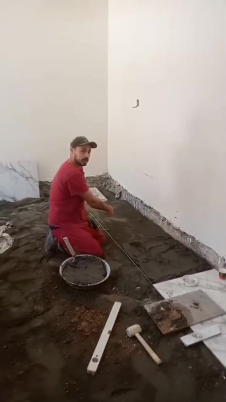 خلفه سراميك وبرسلين مرمر كاشىجدران وارضيه درجه اولى *********** باسم المصري
