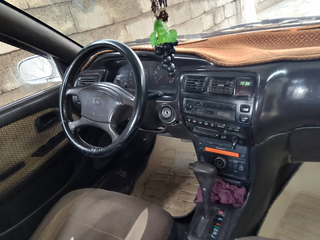 سلام عليكم ورحمه الله وبركاته
كورلا موديل 93 رقم دولي سياره 
اصوليه شرط التحويل
كير محرك شرط سياره حلوه اقتصاديه 
وشوف العين يبري الذمه الاتصال السعر 63 وبيها مجال 
*********** المكان الشرقاط الساحل الايسر
