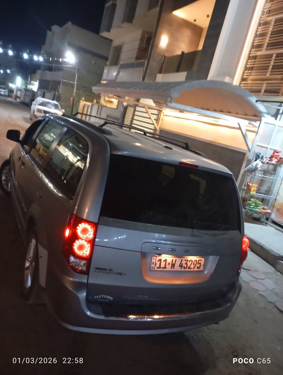 سلام عليكم دوج كرفان 2014/3600 خير من الله كير ومكينة مكفولات حادث من امريكا هذا الجاملغ واللحية والعراق نفس الجاملغ وشوية اسم من الباب  ماشية 120 ا  صدر جديد زوج تايرات رقم بغداد السعر 150 عنواني بغداد الكاظمية رقمي *********** متواجد واتساب اكثر شي+ كراسي قماش وقلاب يعني كراسي دفن
