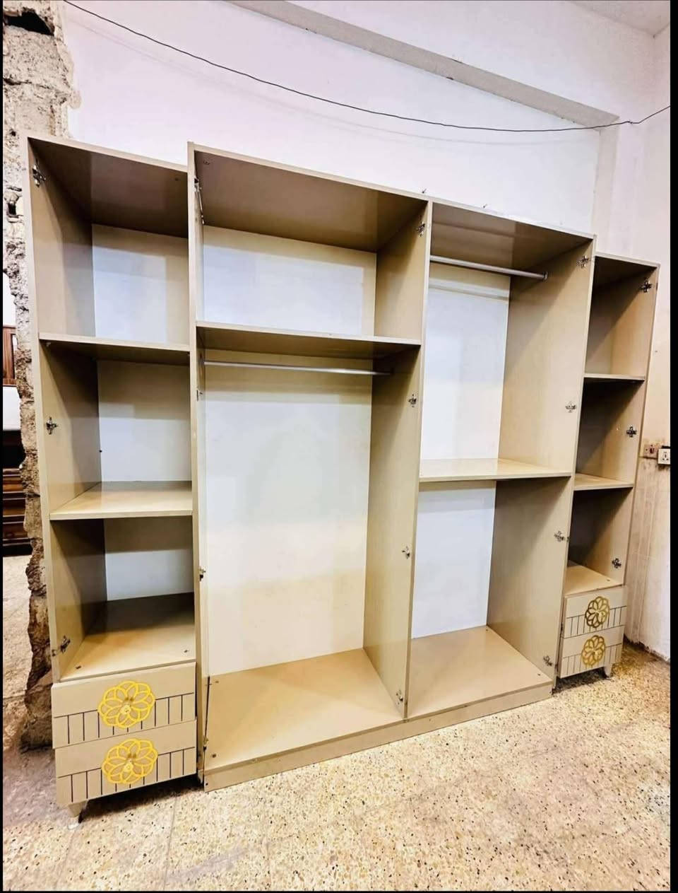 غرفت اخشاب تركي 7 قطع 
ویاها کنتور اضافي 
نقص کومدي مال جربایه 
سعرها /550 
وتوصيل وشد داخل بغداد مجانا الرقم ***********
