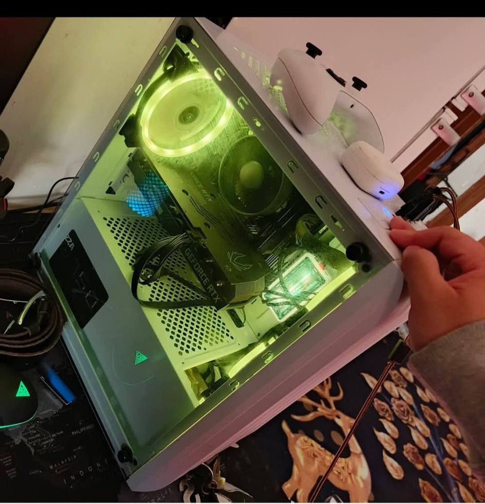 تجميعة للبيع
تحية طيبة شبابنا وحبايبنا
تجميعة+شاشه للبيع.....800قفل للشراي حرفيا سعر بلاش لان تجميعه جاهزه ماناقصها شي +اذا اكو تفاصيل مامذكوره اتفضل خاص تشلع عيوني

-3060 12gb

-h510 

-10400f

-ssd256 

-ram 16

-hdd500

-750w

ملحقات مع جهاز.... 

-شاشه 1080 144hz❤

-جوستك اكس بوكس سيريس 

-مايك خارجي منفصل 

-ماوس g502 +كيبورد قيمنك+ماوس كيمنك ثاني

-ماوس باد حجم كبير 

-سماعه عاديه 

ملاحظه: اني مشتري تجميعه كلها جديده ب24شهر 4 ولعبت تقريبا سنه وشويه ومن شهر 6 /2025 تجميعه ضامها وهسه قررت ابيعها علمود اطور سيت اب للاحدث


**إذا كنت صاحب هذا الإعلان وتريد حذفه لأي سبب، رجاءا أرسل رسالة إلى الدعم الفني**