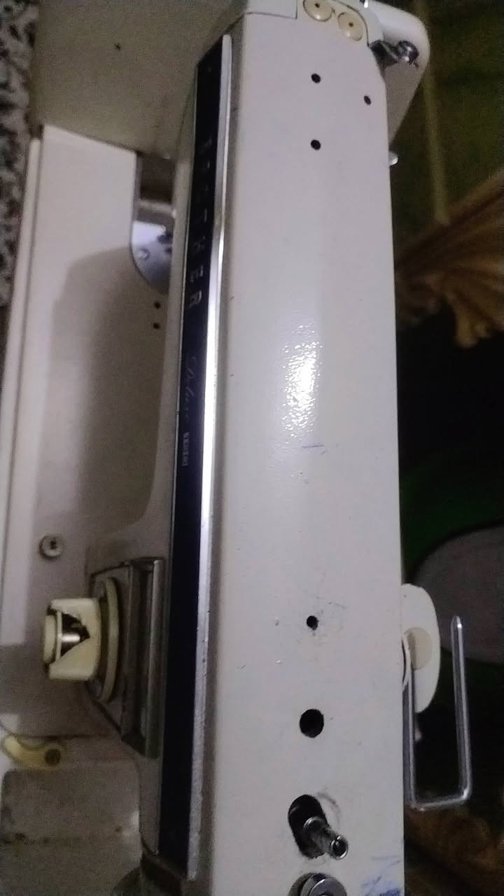 مكينه خياطه للبيع ياباني سعره مناسب ١٧٥ وبيه مجال للاتصال على الرقم *********** عنواني حي العسكري الفنانين
