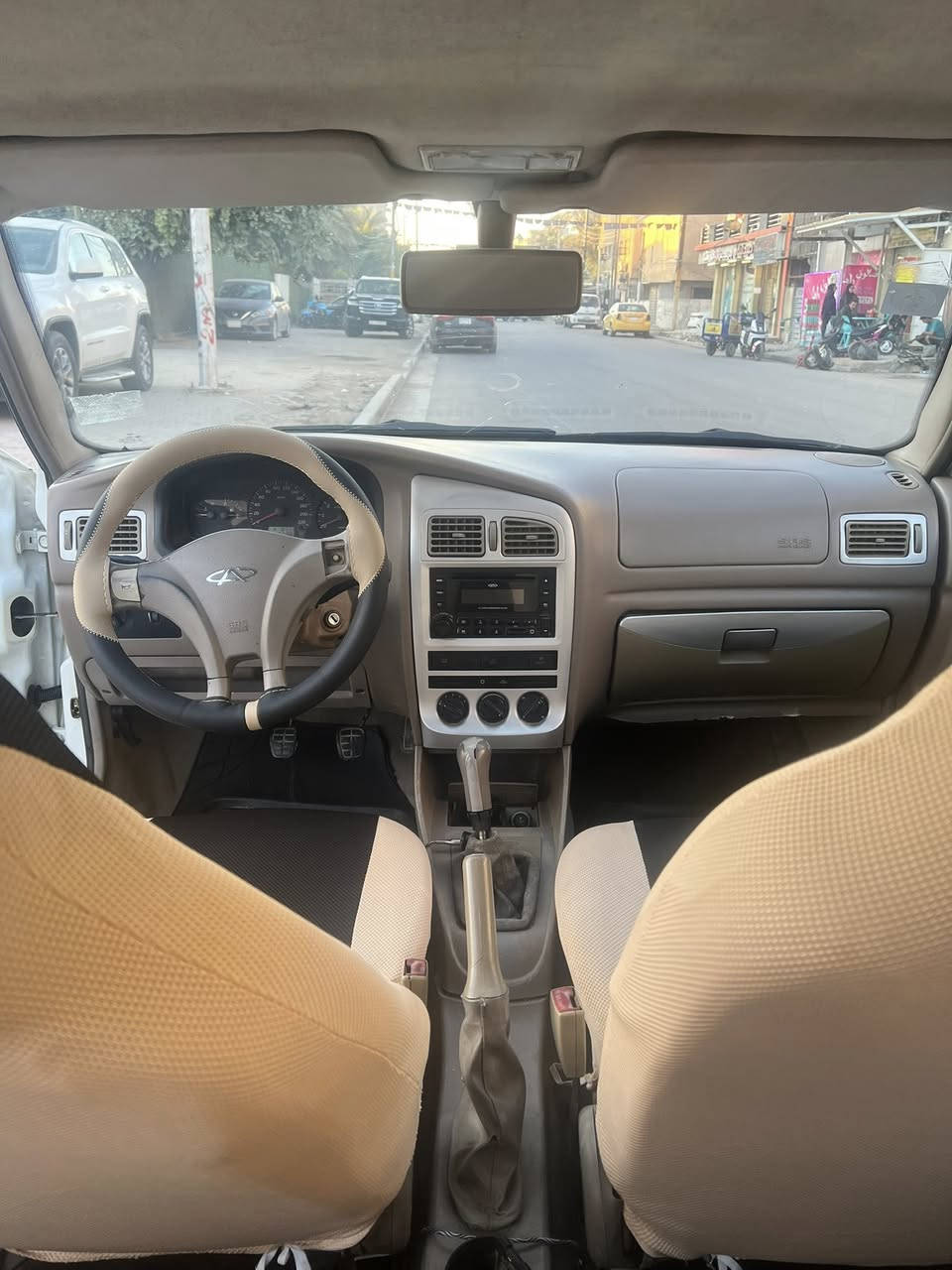 السلام عليكم
شيري كوين 2010

مكفوله بدون صبغ 

بيها طعجه بالجاملغ الأمامي عكس السايق وعايفها مامبينه

السياره كير عادي مكينه خير من الله 

ماشيه 167 الف

تخم تاير جديد 

صدر جديد 

السياره جاهـزه 

مكاني علي الصالح مقابيل مرور الطوبجي 

السعر 38 

***********
