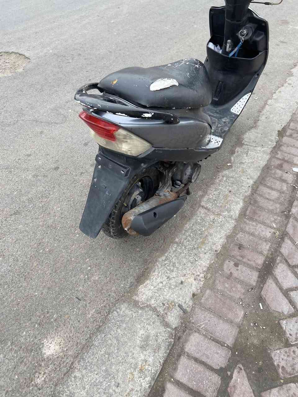 سلام عليكم دراجة ماكس عدلة مكينة ناعمة ع سلولي شرط ماتسمع صوتها وشرط لاتبخير ولا تنقيص نكرة سلف وهندر بدون بانزين كهربائيات كلها شغالة ستان تعليك وستان صفح سواداتها كلهن ختم واحد موجودات بالصور محتاج و اريد أبيع سعر 425 اتصل ع رقم وتشلع عيوني مكاني بغداد ساحة مظفر او جسر القناة ***********
