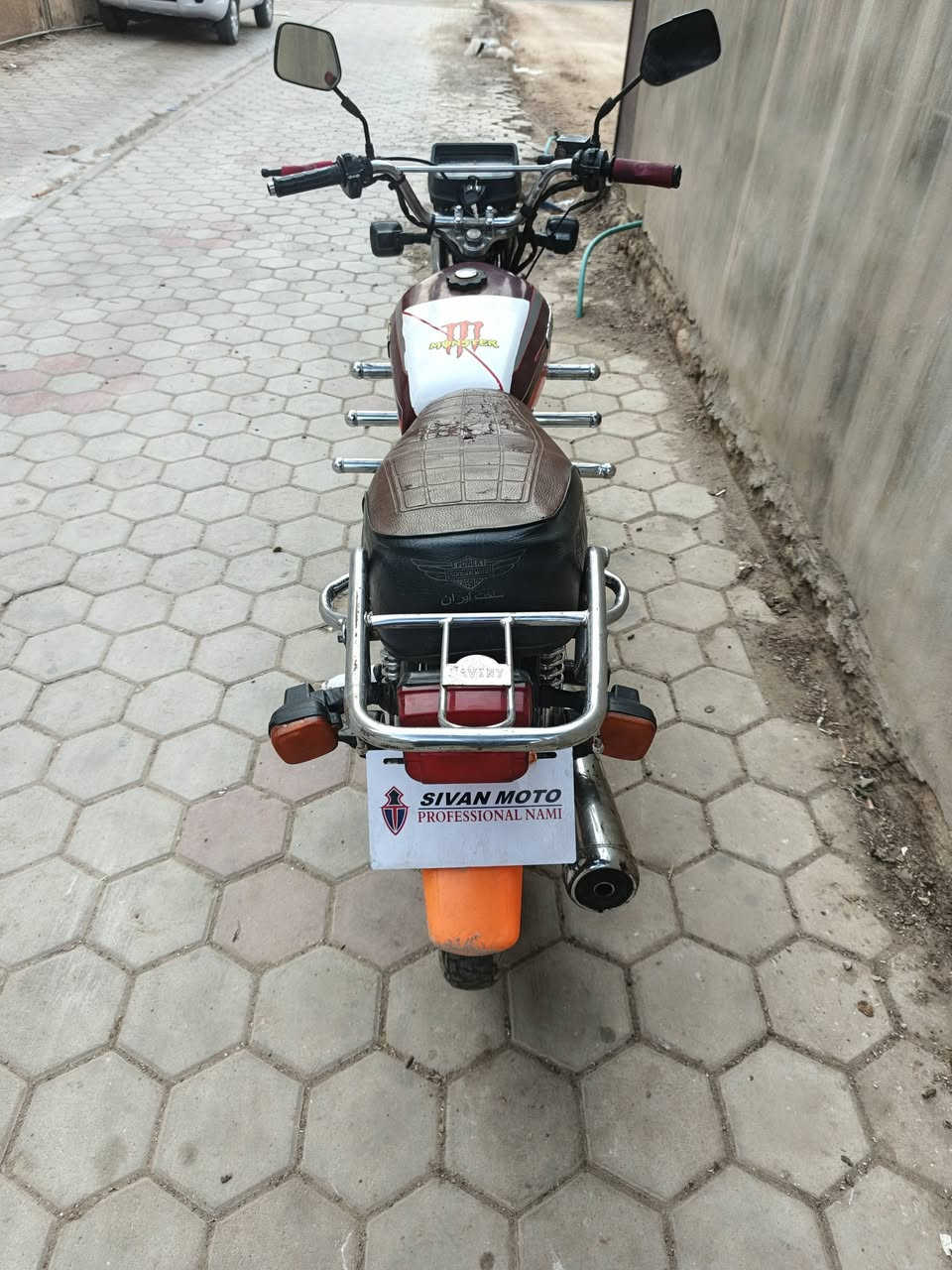 *********** موتور للبيع موديل 21 المكان الرمادي شارع 60
