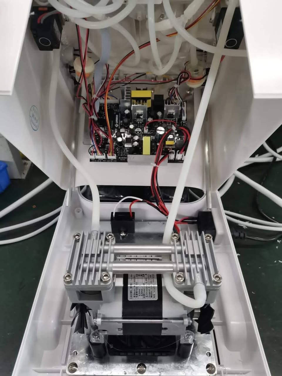 السلام عليكم جهاز هوردفيشل  للتنضيف بشره إصدار حديث جهاز فجئه طفه ابيعه طافي ماعرف شنو مشكلته وما فارغ أصلحه. ابيعه هوه وملحقاته كامل موقعي بابل حله مدينه القاسم ***********
