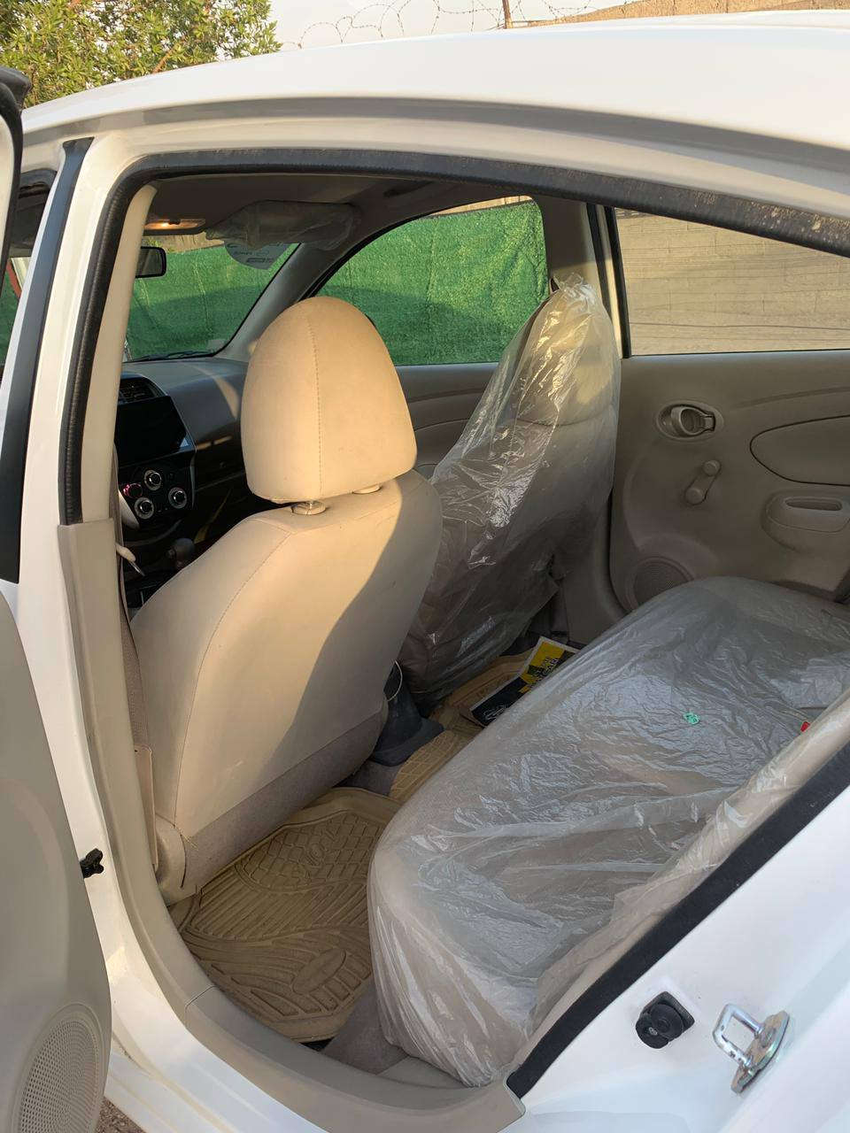 سلام عليكم نيسان صني هندي 2024 
ام البليتة الزركة 
ماشية 16 الف 
رقم بغداد 
مبدل بيها باب الي ورة السائق وشوية يم قبق البنزين 
السعر 130$ وبيهة مجال
مكاني بغداد 
رقمي ***********
