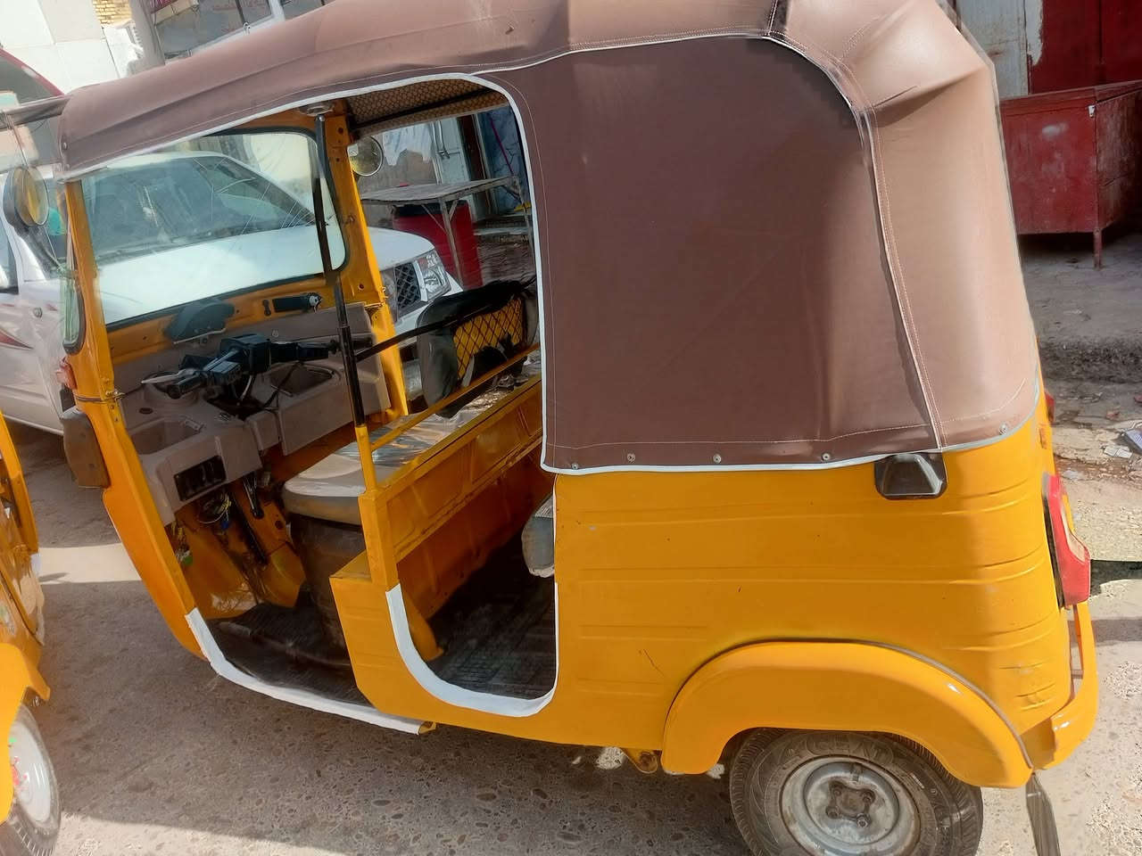 سلام عليكم تكتك البيع موديل 19شهر 11
معمره خاسات جوه دوسه سهر خمسه5وربه 
***********
