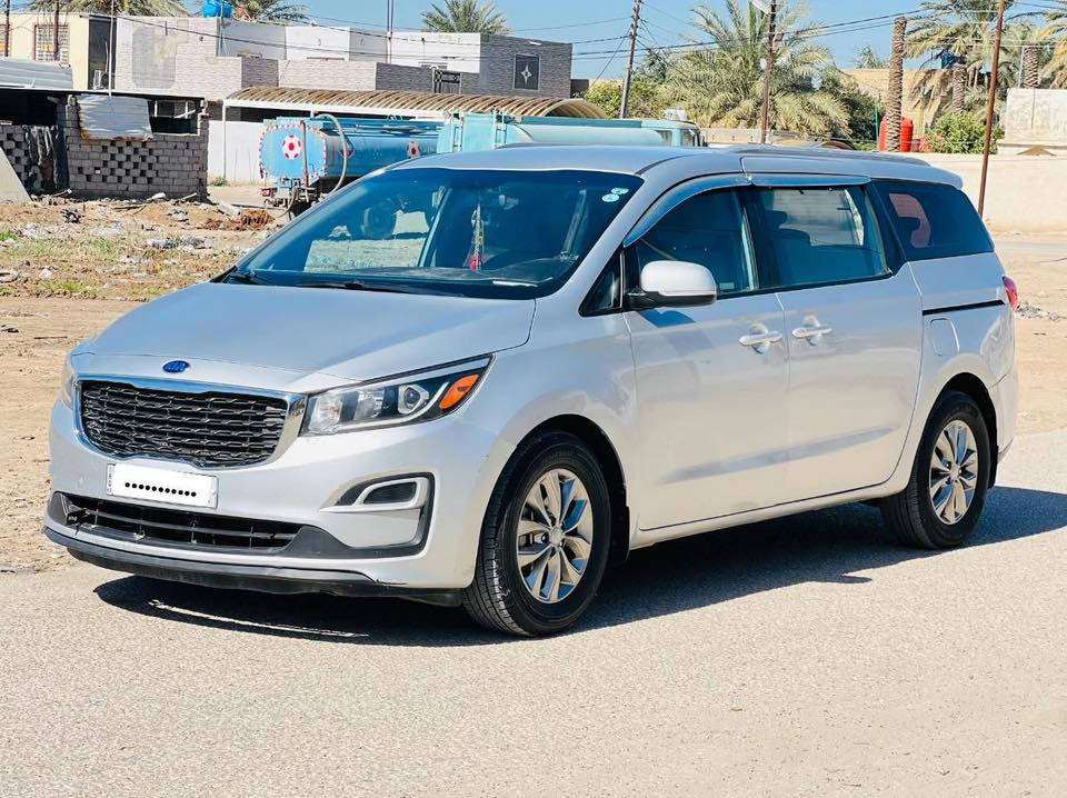 السلام عليكم ورحمة وبركاته سيدونا أمريكي موديل 2019 سياره كلش جديده مل جناي رقم دولي بسمي كفاله ماعده جاملغ خلفي من امريكا جهت سايق الاتصال واستفسار (***********)
