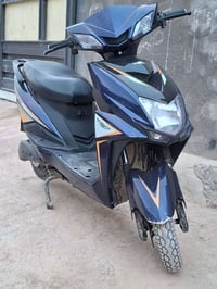 هاي الدراجه للبيع دراجه مشترينه بمليون وربع ورايديه٧٥٠ وبيه مجال للاست...