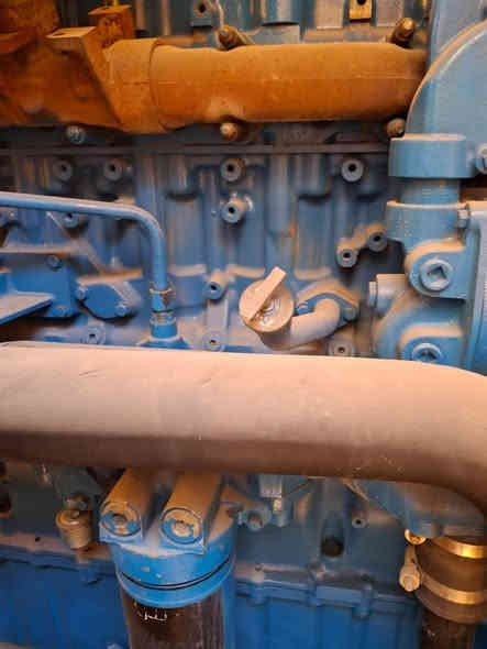 للبيع بيركز 2800
550KVA
شرط الحمل عنوان أربيل كاتم غدار فول كاتم سعرة 195 ورقه شرط تجي تحمل 1500بدون قطرت بخار 
اتصلو عليه او بل خدمه ***********
