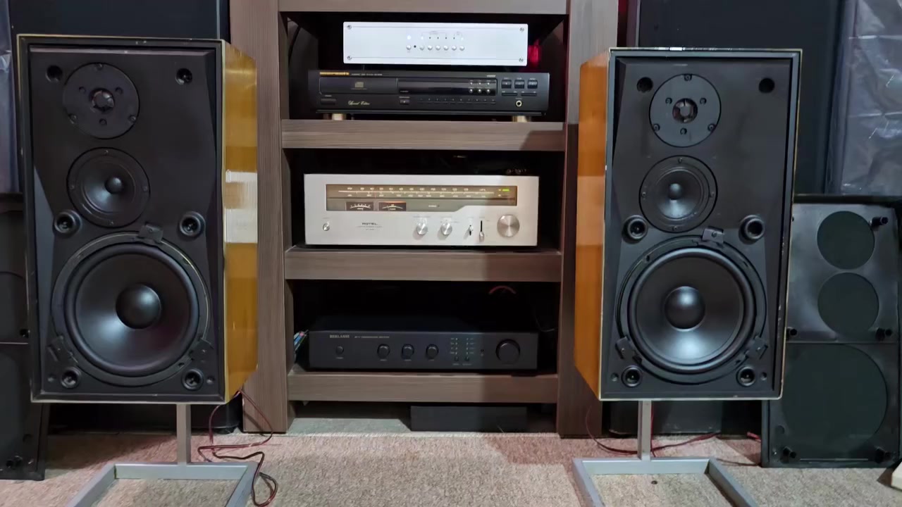 B&O S45-2


**إذا كنت صاحب هذا الإعلان وتريد حذفه لأي سبب، رجاءا أرسل رسالة إلى الدعم الفني**