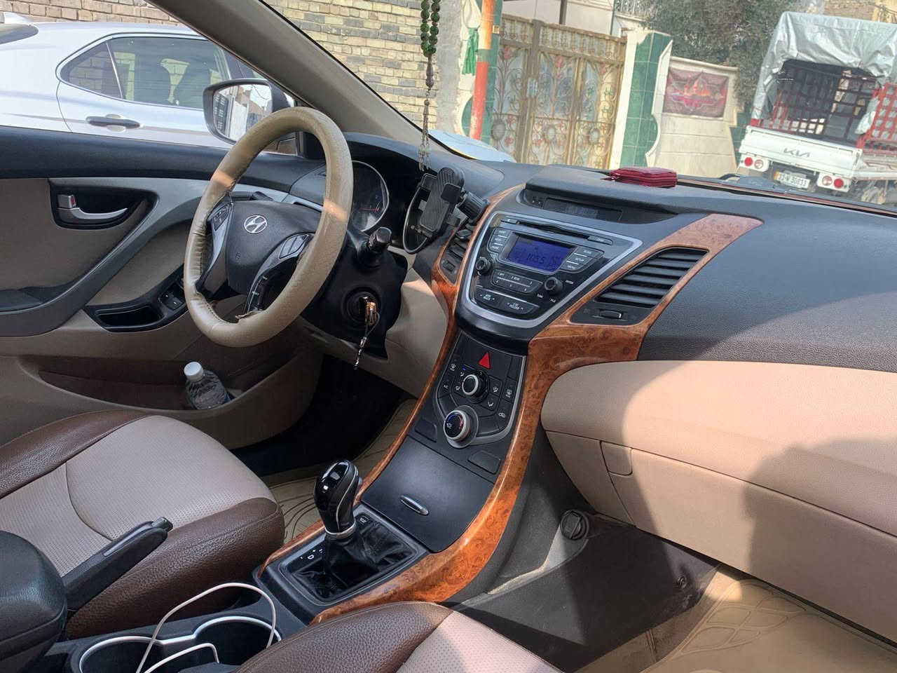 النترا 2015 ( خليجي ) 
محرك 18
مواصفات فول عدة البصمة 
- فتحة 
- ⁠اشاير بالمري + مري شفط 
- ⁠قطعتين تبريد 
- ⁠كشنات جلد 
- ⁠تحكم جهتين

سعرر // 118 

هاتف / ***********
