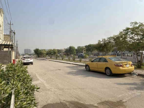 بيت للبيع حي الجهاد على 4 شوارع مباشر مساحة 210 متر واجهه 8.40 مترونزال 25 مترالسعر صافي 3 مليون للمتر البيت نضيف وعالي عن الشارع 
‭0772 766 3962‬
