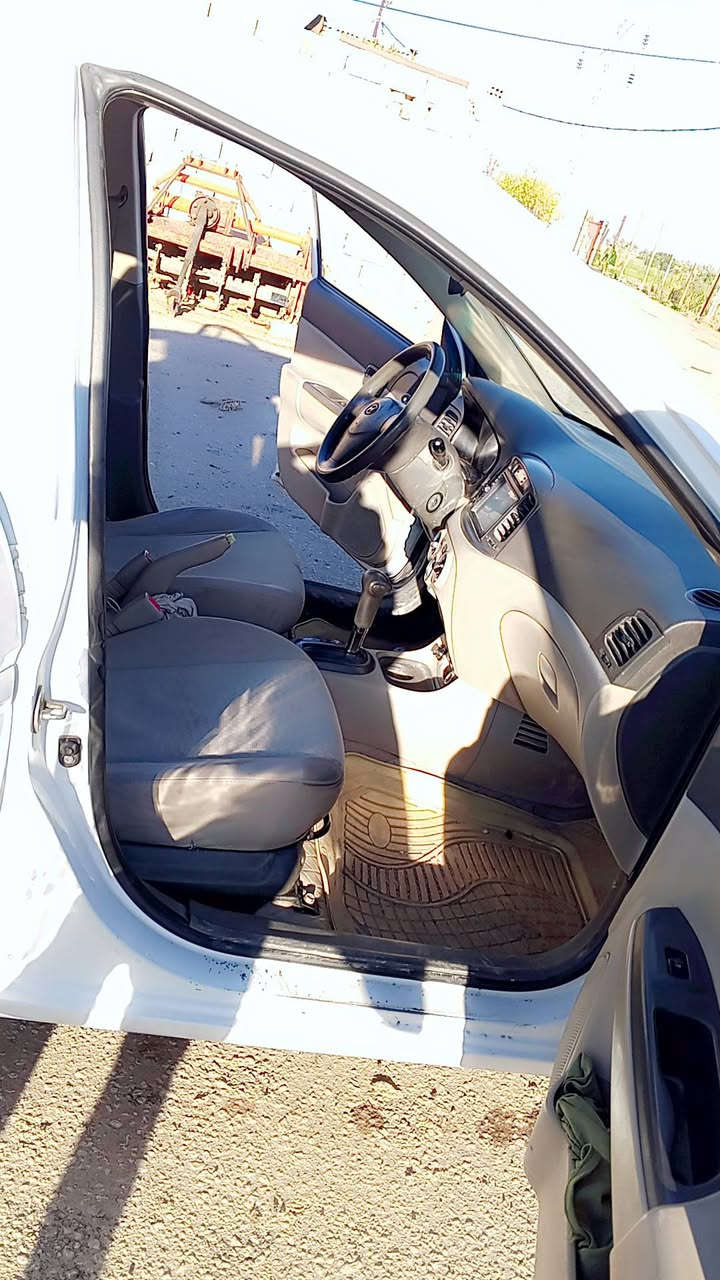 سلام عليكم سياره اكسنت للبيع موديل 2011خليجي مكينه 1600 اصل مكفوله كفاله عامه من الضربه والصبغ والتبديل ماعده بارد جيهه العبري رقم اربيل تريد وكاله تريد تحويل اشاير بل مري دخم تاير مكينه وكير عله الشركه الاستفسار على الرقم المكان نجف ناحية العباسيه رقم الهاتف ***********
