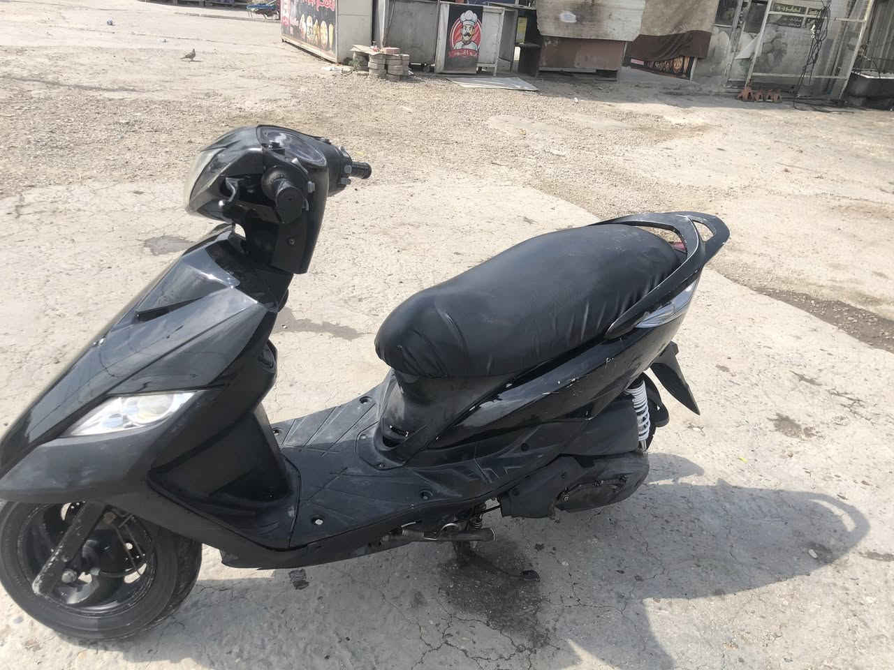 السلام عليكم دراجة للبيع ماكس ثعلب 140  كابريتر بلادية مكينه ناعمة مامفتوحة شلعة ومعدل كهربائيات شغالة كلهن السعر( 475) وبيها مجال مكاني غزالية  (***********)
