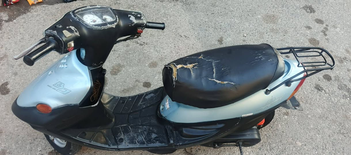 ماطور بيجو 9زروف للبيع سلف شغال ما مفتوح مابيه صوت اكسن وايرمنيه كهربائيات شغاله كوله  السعر 350 موصل وادي حجر  ***********
