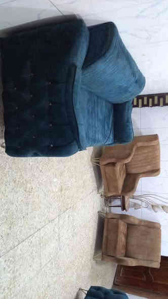 تخم 7 مقاعد نظيف 
سعره 220 وبي مجال لبياع 
يوجد توصيل بكروه ب واتساب
***********
