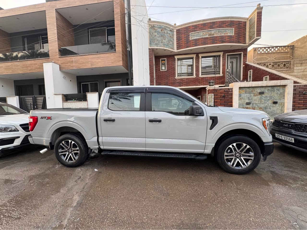 للبيع فورد F-150 STX – مميز جداً 
موديل 2023

السعر: (298) $$

Ford F-150 STX
✔️ موديل حديث
✔️ ممشى: 32 ألف ميل فقط
✔️ محرك 6 سلندر توربو EcoBoost – قوة واقتصاد بالوقود
✔️ لون أسمنتي مميز وجذاب
✔️ رقم أربيل باسمي وجاهزة للنقل

✨ المواصفات:
• باب طويل (SuperCab) مع بدي قصير – الشكل المرغوب
• شاشة معلومات وترفيه كبيرة
• كاميرا خلفية
• نظام بلوتوث وApple CarPlay / Android Auto
• تحكم بالمقود (ستيرن)
• مثبت سرعة
• حساسات رجوع
• جنوط رياضية STX
• إنارة LED أمامية 
• دفع قوي وثبات عالي

📌 السيارة نظيفة جداً 

📞 للاستفسار: (***********)
الموقع الدورة شارع ابو طيارة بغداد, العراق
