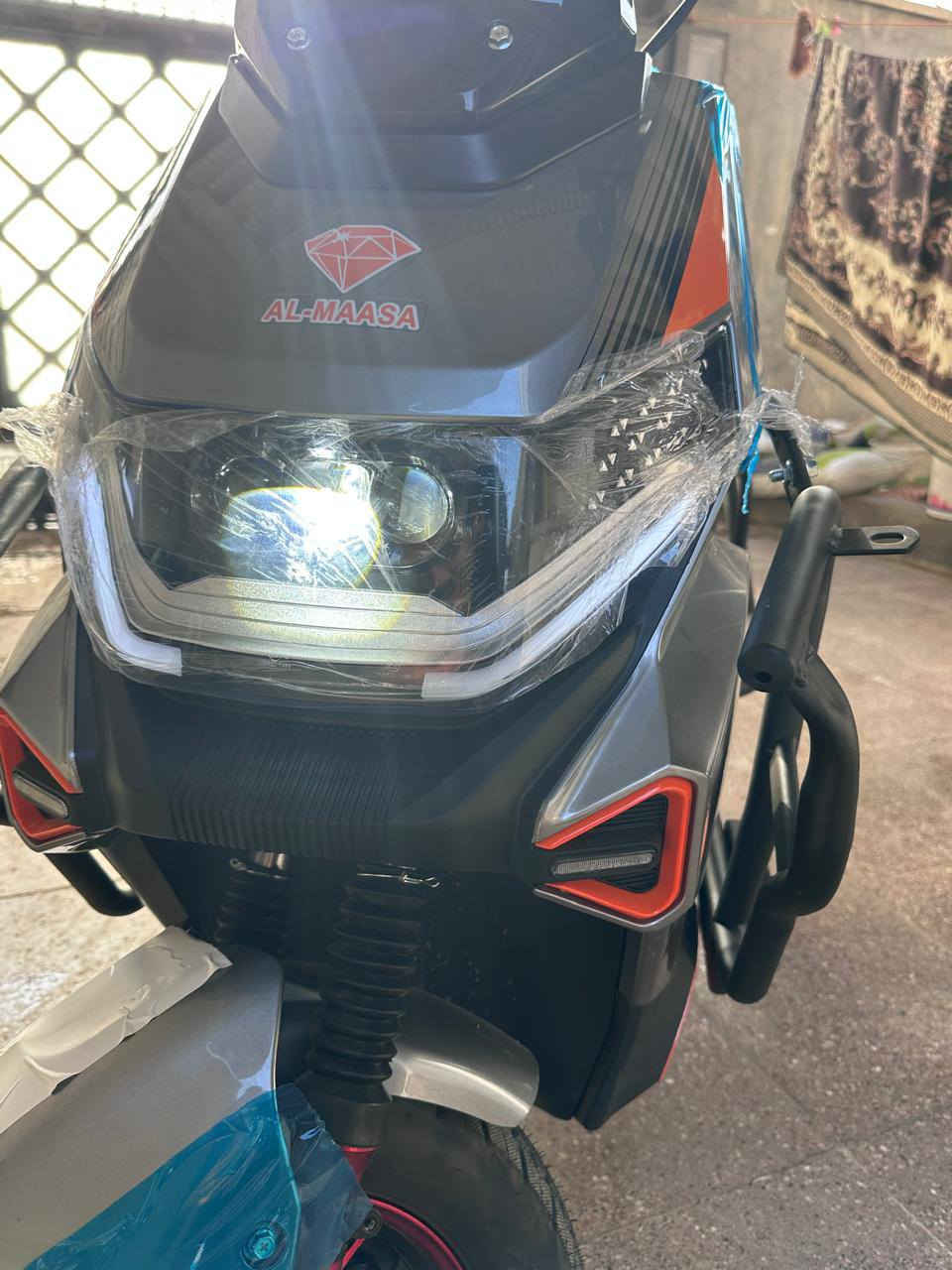 للبيع موطور شحن الماسة مستخدم شي بسيط 
ما صارله شهرين بطاريات شركه على الفحص كلشي بيه شغال سرعه 99 اربع سرع شاحنه إلكترونية ام الشاشه 
سعره 750 وبيه مجال بسيط مكاني التأميم. متواجد واتساب ***********
