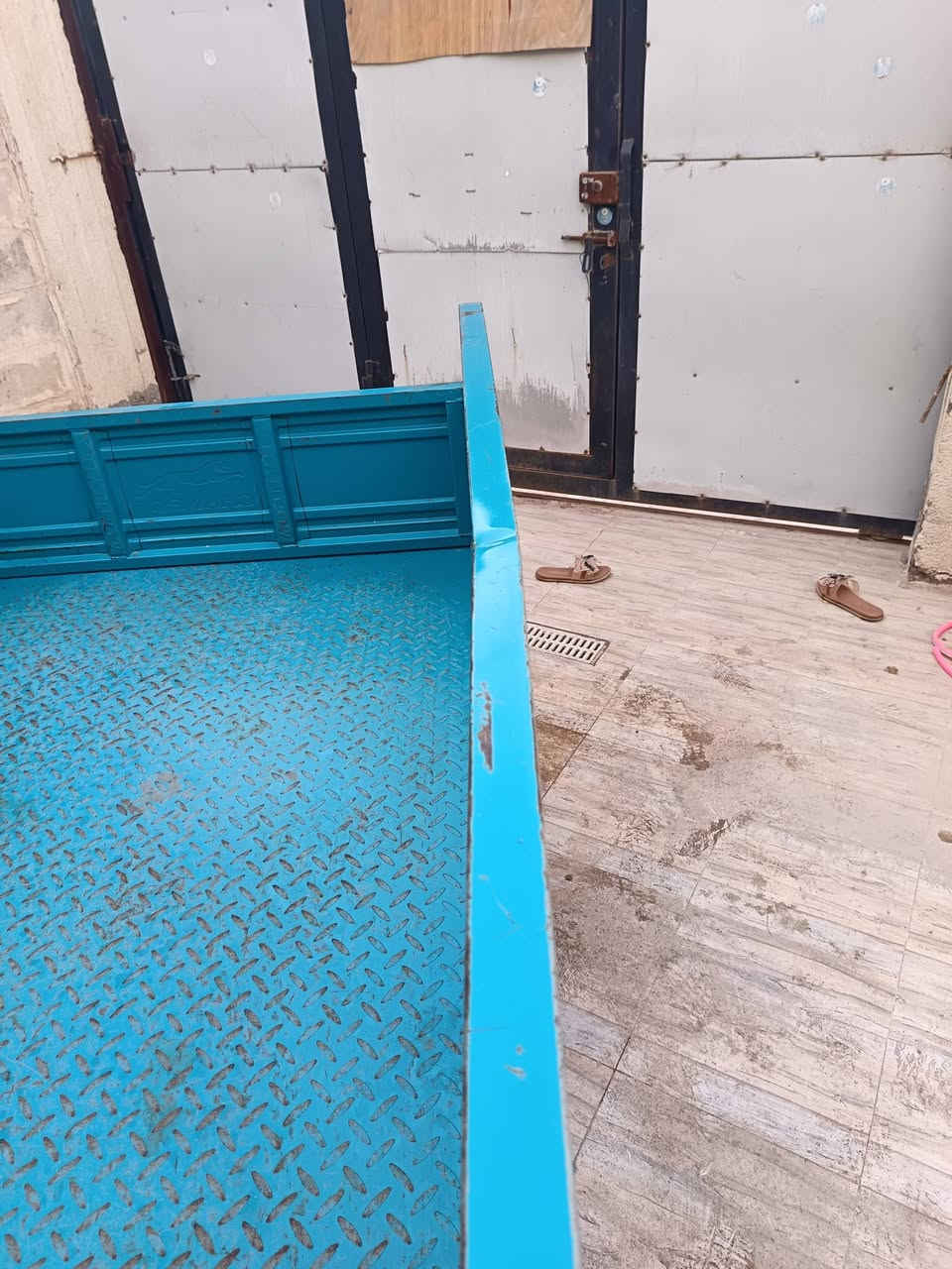 ستوته كربلائيه للبيع موديل 2023 طلعته نهايه 2024 بعده نضيف. رقم بصرة بأسمي شرط التحويل ثاني يوم أستعمال أسواق   صار بيه شوي عواج بلباب المحرك والكير بوكس شرط الفحص الستوته نضيفه خياس بلشاصي ماكو والشراي يدلل سعره 3 مليون وبيه مجال  للشراي يدلل ماقصر ويا لأن محتاج فلوس (العنوان شط العرب الجباسي نهر حسن))
***********
