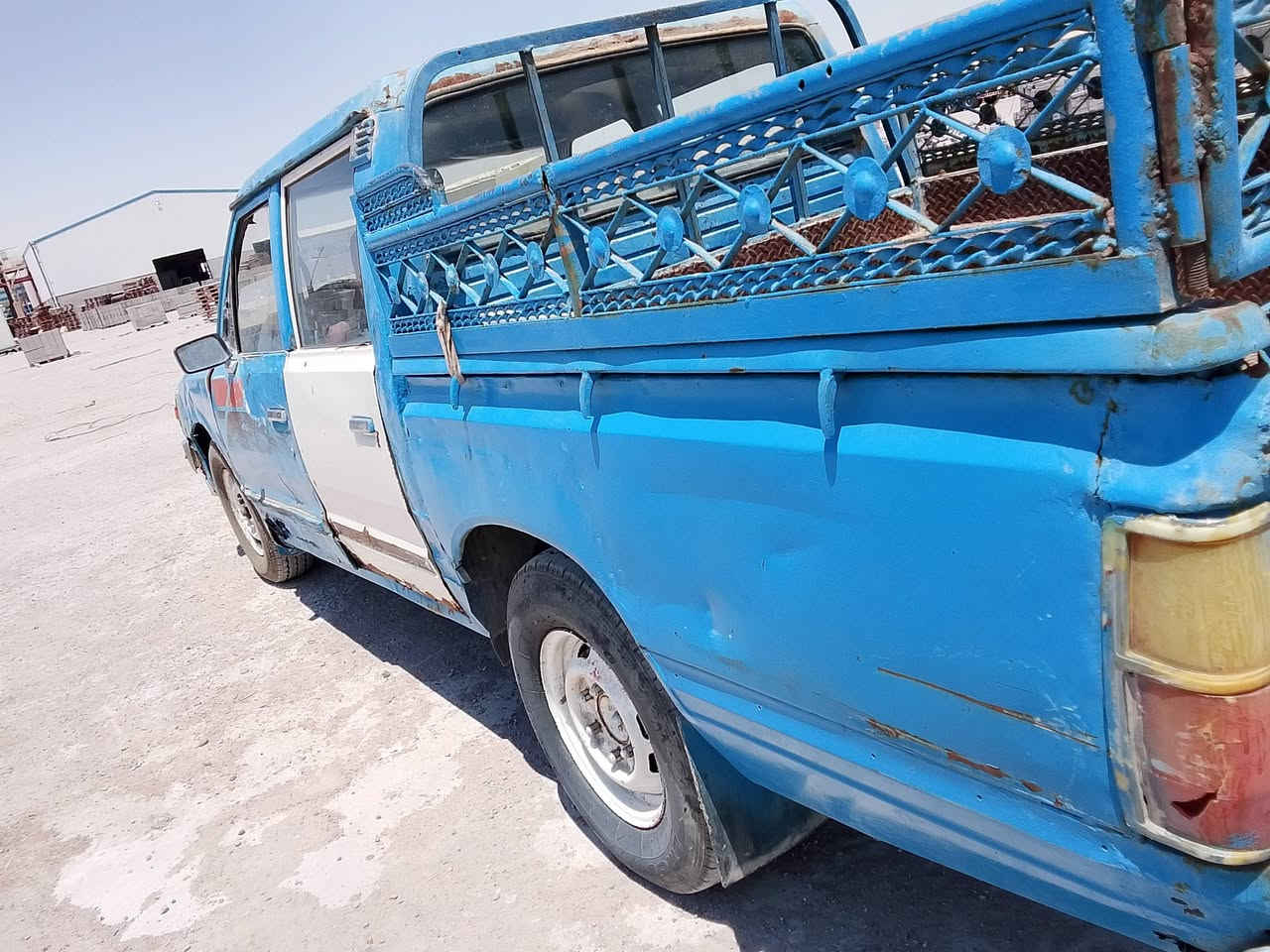 سلام عليكم ددسن للبيع موديل 1985 رقم مثنى سنوية منتهية  توار تخم جديد سعر 20بية مجال *********** مكان بصره زبير

