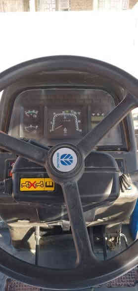 السلام عليكم  #مكلف_بالنشر
مكينه نيو هولند حجم135TM
 نص عادي موديل 2000 رقم وسنويه
مكفوله كفاله عامه فقط محرك مجفت نفض مؤسسه
مكان واسط الحفريه
السعر 35 الشراي يتصل 
للأستفسار الاتصال ***********
