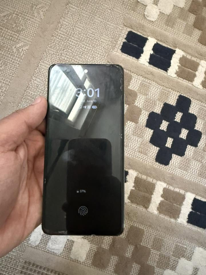 جهاز Samsung A52s 5G للبيع
إيجابيات:

- جهاز جيد و نظيف

- مساحة 256g 

- 3 كامرات خلفية الأساسية 64MP

- يصور 4k بـ30fms

- معالج  Qualcomm SM7325 Snapdragon 778G 5G (6 nm)

السلبيات:

- مبدلة شاشته بشاشة أصلية (البصمة تشتغل)

- الهزاز بالجهاز عطلان (يعني لو صامت لو عادي ماكو وضع هزاز)

- الكامرات الخلفية وحدة منها بدون زجاج حامي (بس تشتغل 100% و تكدر تحميها بالكفر)

- السعر:200 ألف و بي مجال
📍المكان: بغداد - حي القاهرة
📍للتواصل: ***********
