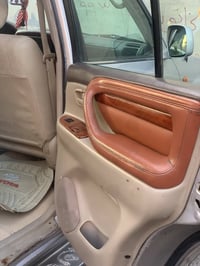 لاندكروزر ٢٠٠٠ • ٨ سلندر • قير عادي