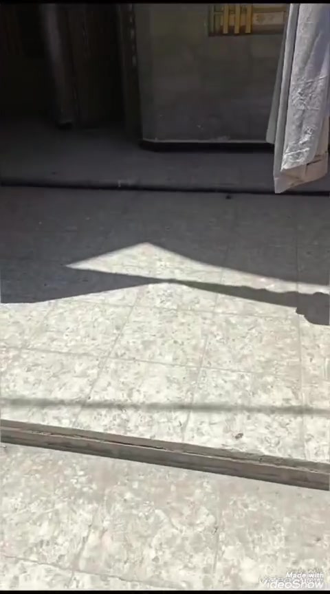 السلام عليكم اخواني اخواتي الأعزاء..
دار 🏠للايجار مساحة 100م طابق ارضي معزول تماماً نظيف جدا..
يحتوي على صحيات خارجية واستقبال معزول وصالة بنفس الوقت مطبخ حار وبارد وصحيات داخلية وغرفة نوم وحدة..
العنوان..البلديات ضياء الحلفي شارع جامع سيد صلاح المكصوصي قرب مدرسة🏫 الشهب الأهلية..
للاستفسار الاتصال 📞 متوفر واتساب 🌐وماسنجر 🌐 وخاص وبخدمتكم..***********
