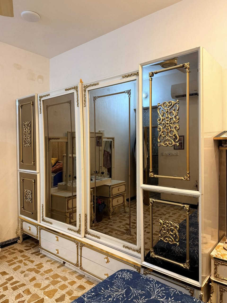 غرفه نوم تركيه للبيع رايدته ب650 بيه مجال للشراي
مكاني بغداد الشعله


**إذا كنت صاحب هذا الإعلان وتريد حذفه لأي سبب، رجاءا أرسل رسالة إلى الدعم الفني**