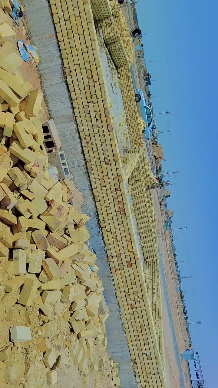 خلفات بناء شغل درجه اوله وشرط لتزام ونضافه عمل وعنده مواقع بلكل مكان بلبصره تكدر تشوفه ***********
