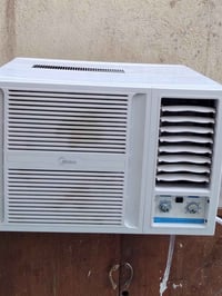 مكيق Midea للبيع مستعمل موسم واحد جديد جداً السعر٣٠٠ قفل مكاني بغداد 0...